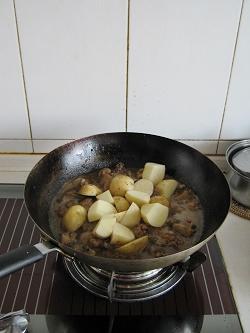 青花椒炖童子鸡的做法