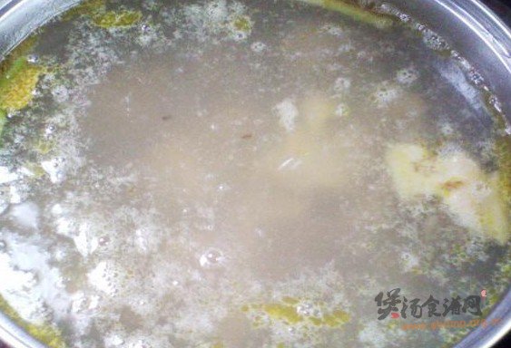 红枣莲子炖鸡的做法