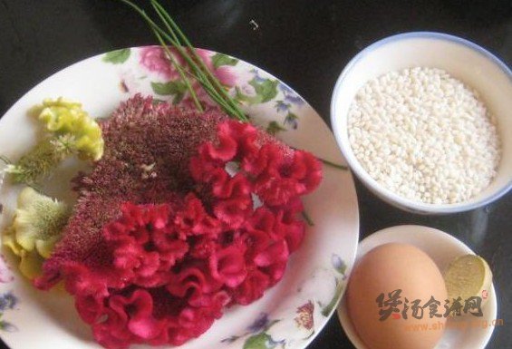 鸡冠花蛋花粥的做法