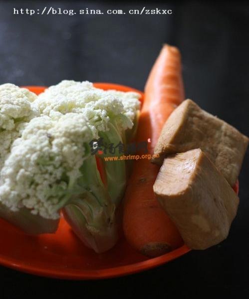 花菜奶白素汤的做法