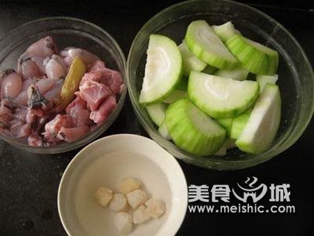 瑶柱节瓜田鸡汤的做法
