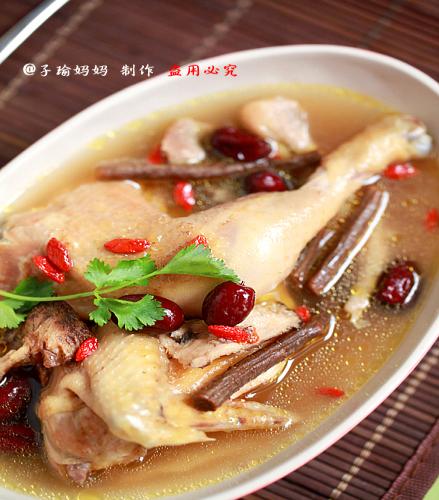 当归红枣党参鸡汤的做法