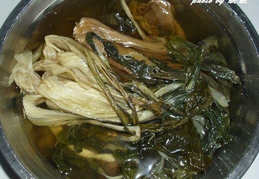 梅菜煲猪肉的做法