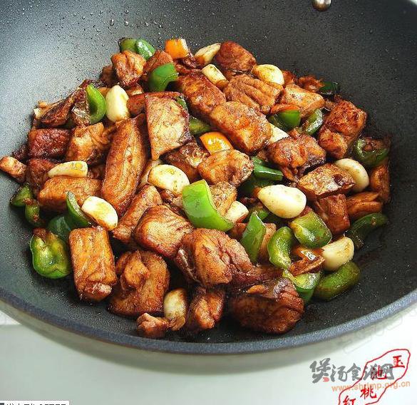 大蒜炖鱼块的做法