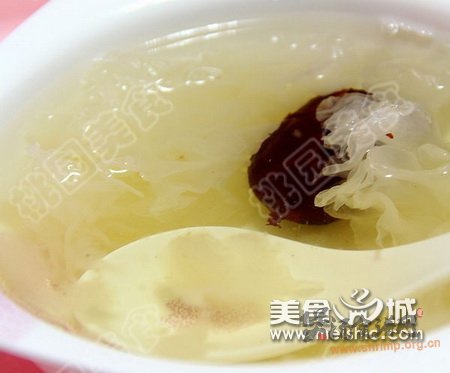雪蛤银耳冰糖盅的做法