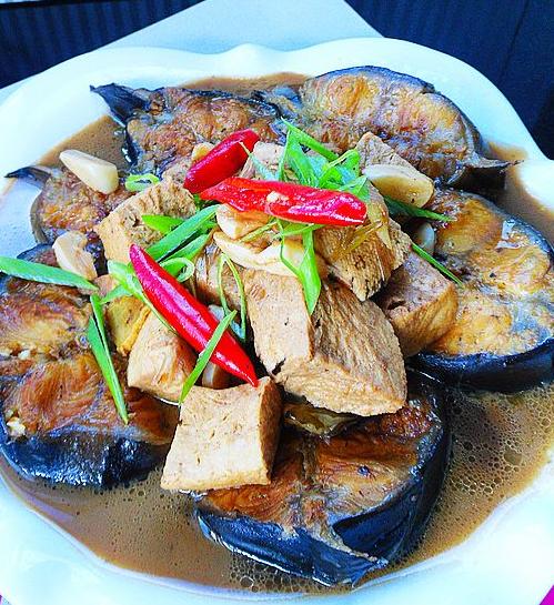 鲶鱼炖冻豆腐的做法