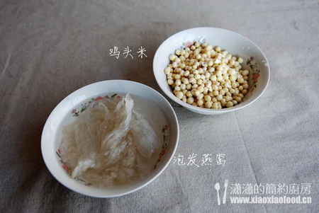 冰糖燕窝鸡头米的做法