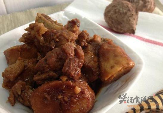 芋头炖小排的做法