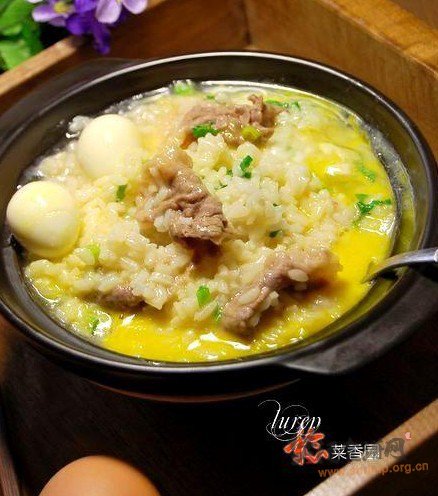 窝蛋生滚牛肉粥的做法