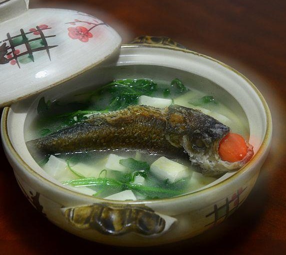 西洋菜豆腐煲鱼汤的做法
