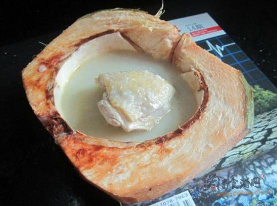 椰肉炖鸡的做法