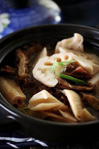 腊鸭焖藕