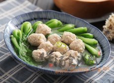 青菜肉丸汤的做法