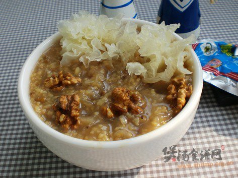 冰糖银耳核桃粥饭的做法