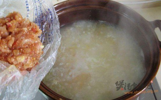 银耳瑶柱鸡蓉粥的做法