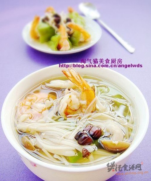 翡翠鲜虾玉米浓汤的做法