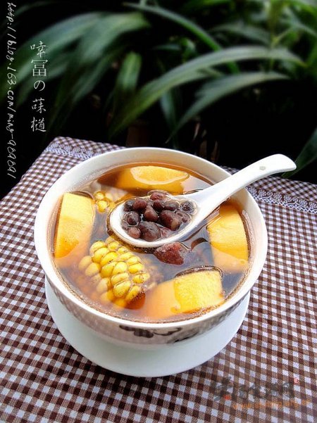 赤小豆玉米木瓜扇骨汤的做法