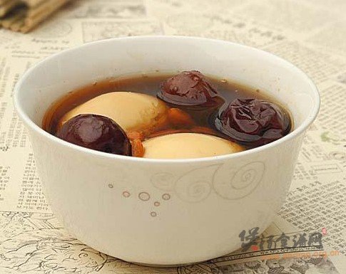 枸杞红枣煲鸡蛋的做法