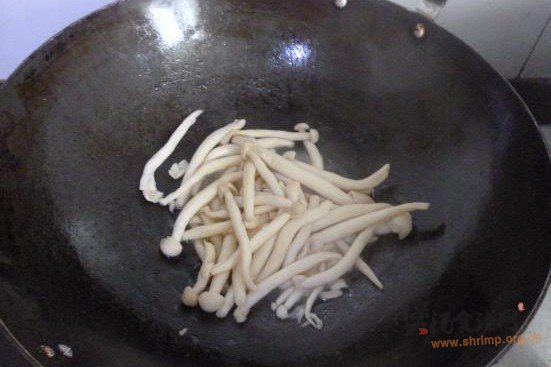 海鲜菇瘦肉青菜汤的做法
