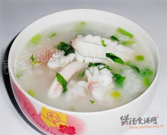 生滚鲜鱿鱼粥的做法