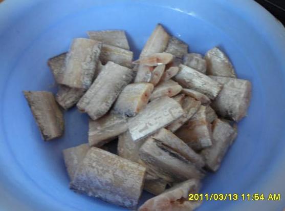 茄子炖带鱼的做法