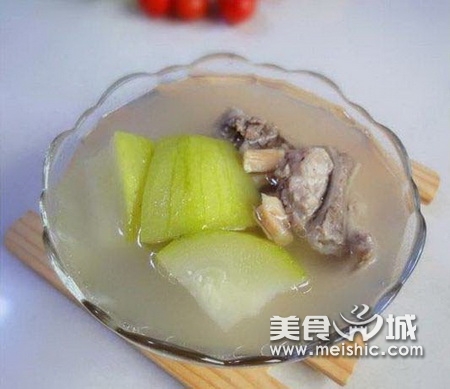 瑶柱节瓜龙骨汤的做法