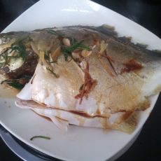 清蒸金鲳鱼的做法 清蒸金鲳鱼的做法