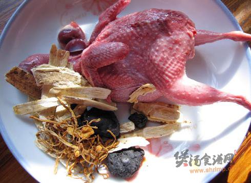 虫草花黄精炖鹌鹑的做法