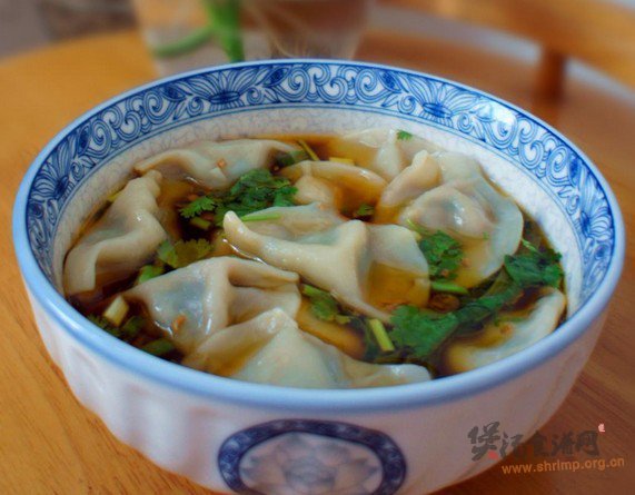 红油酸汤饺子的做法