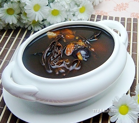虫草花首乌煲老鸽汤的做法