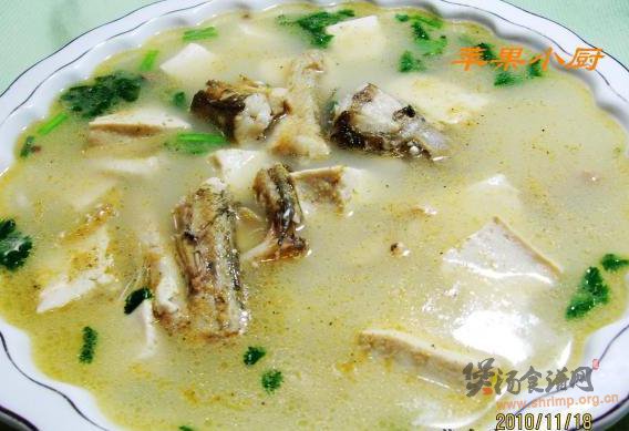 狗鱼炖豆腐的做法