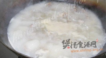 桔皮土鸭萝卜汤的做法