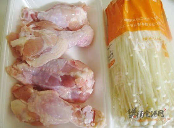 金针菇鸡腿汤的做法