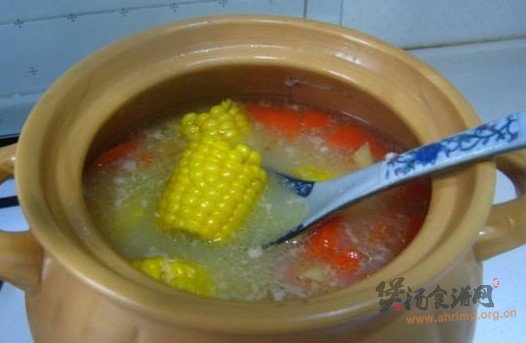 胡萝卜玉米骨头汤的做法