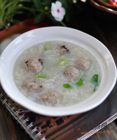 肉丸蔬菜粥的做法
