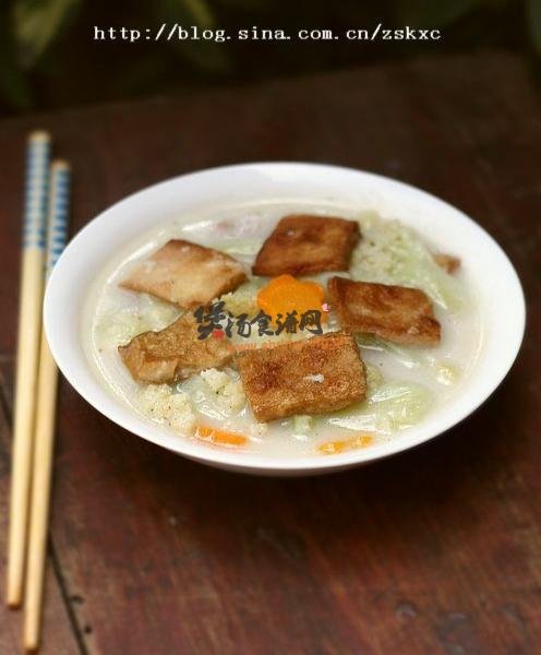 花菜奶白素汤的做法