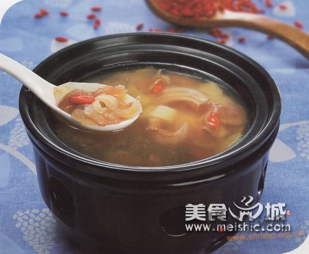 荸荠枸杞羊蹄筋汤的做法