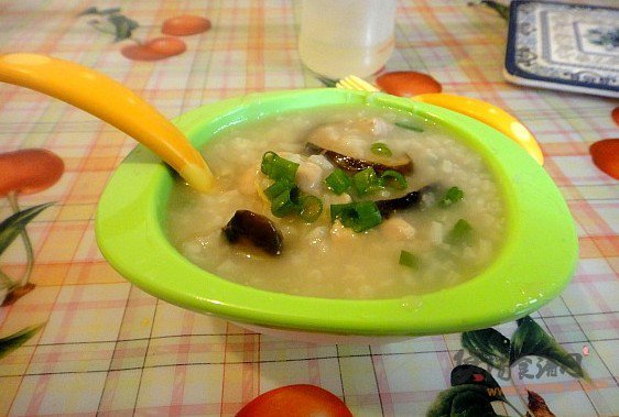 冬菇滑鸡粥的做法