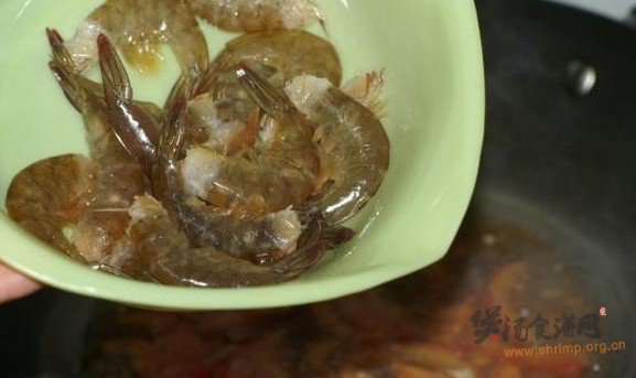 蕃茄鲜虾汤的做法