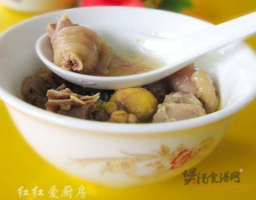 田七炖鸡的做法