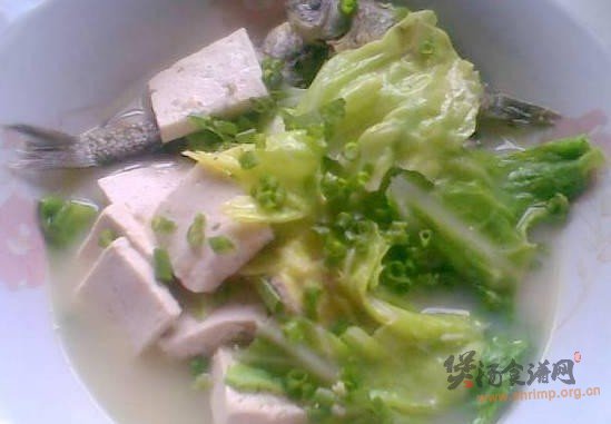 包菜豆腐鲫鱼汤的做法