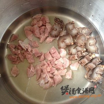海参瑶柱竹荪瘦肉汤的做法