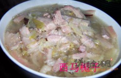 五花肉炖酸菜的做法