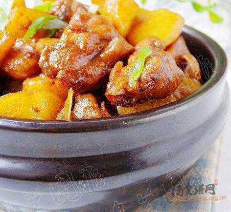 酱香土豆炖鸡的做法