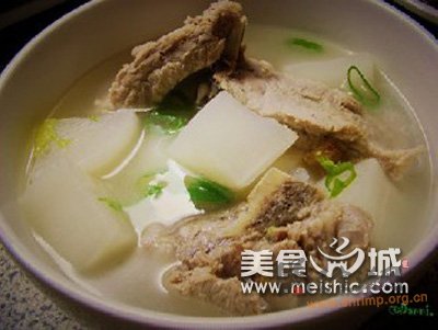 白萝卜炖猪排骨的做法