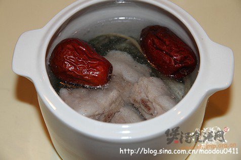 菜干排骨汤的做法