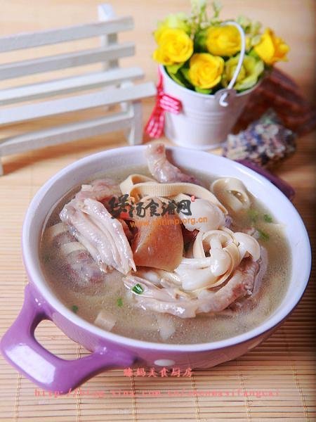 鸭掌菌菇千张汤的做法