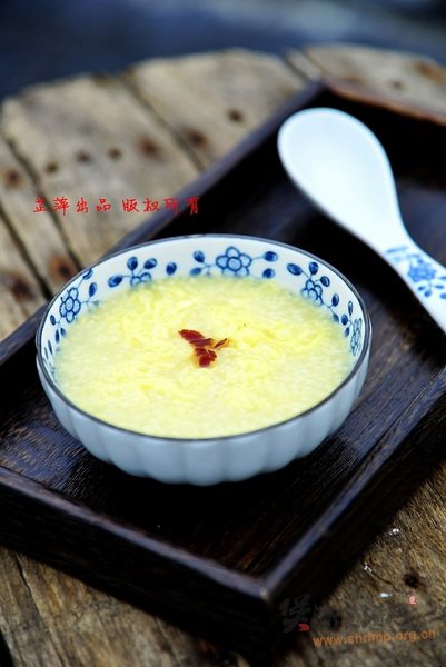 (图)小米鸡蛋粥的做法
