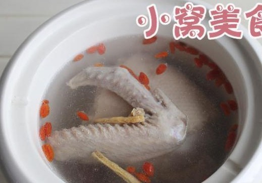 芡实莲子煲老鸭的做法
