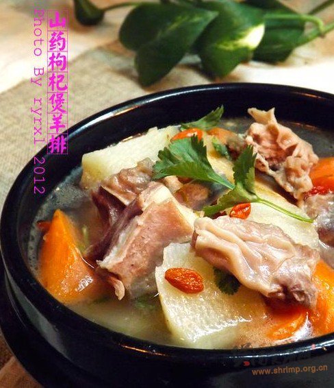 山药枸杞煲羊排的做法